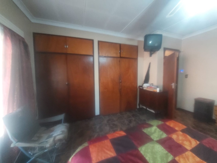4 Bedroom Property for Sale in Oos Einde North West